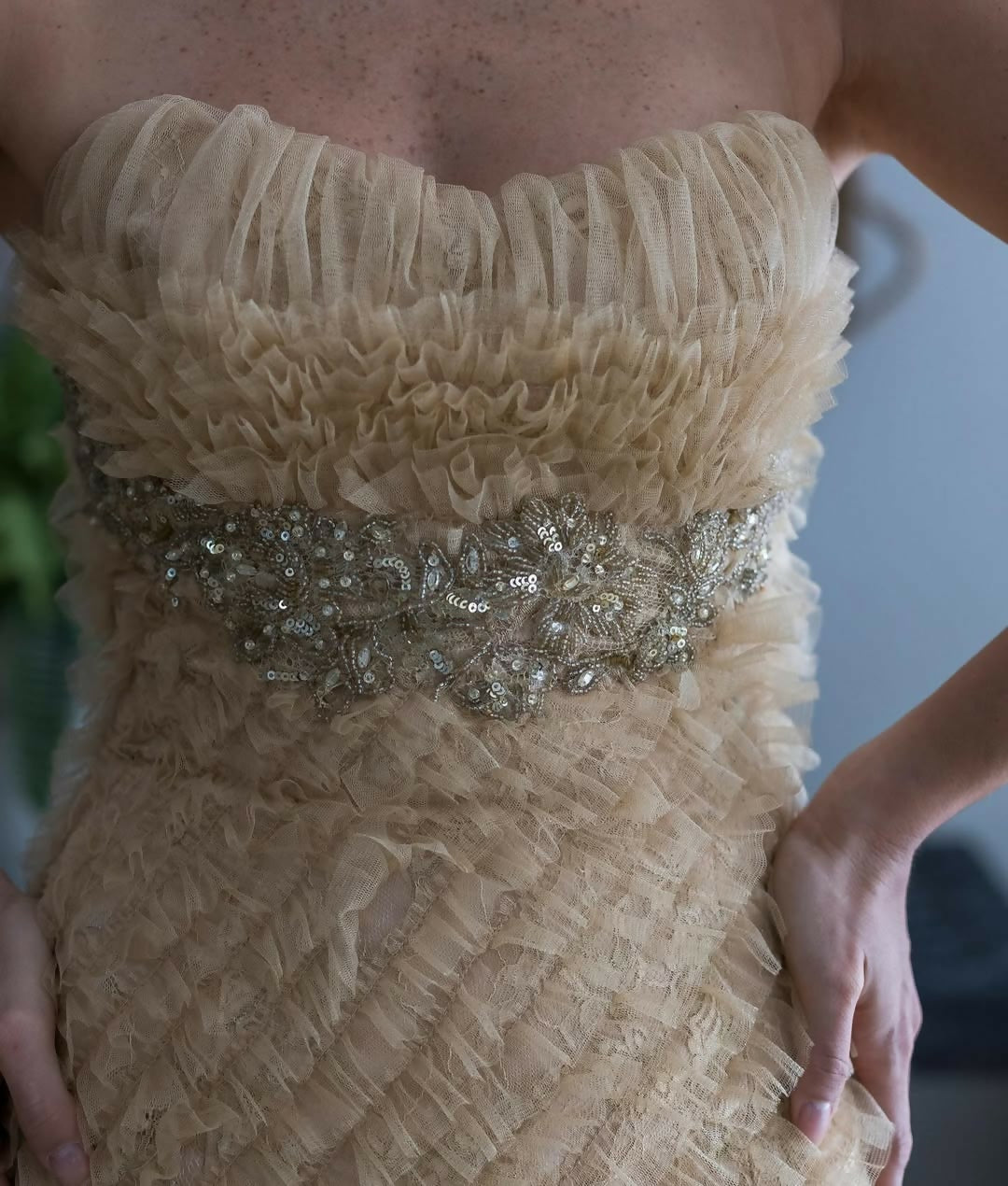 Vestido de Noche Dorado - Colección 2023